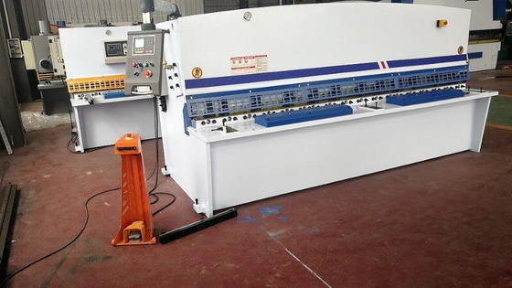 chapa metálica hidráulica Qc12y-6x2500 da máquina da tesoura do Cnc de 6mm 2500mm