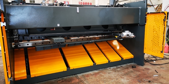 Cortando a imprensa Qc12k-4x3200 do corte de folha da máquina da tesoura da chapa metálica do Cnc