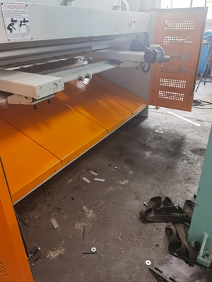 Máquina de corte hidráulica automática CNC