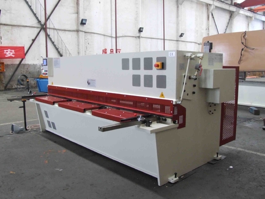 Máquina pneumática 8mm QC12Y-8x3200 QC12Y-8x2500 da tesoura da chapa metálica do Cnc do ângulo